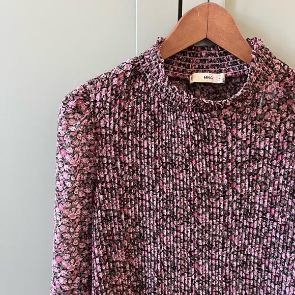 Mango sheer floral pleated blouse - Picture 2 of 5